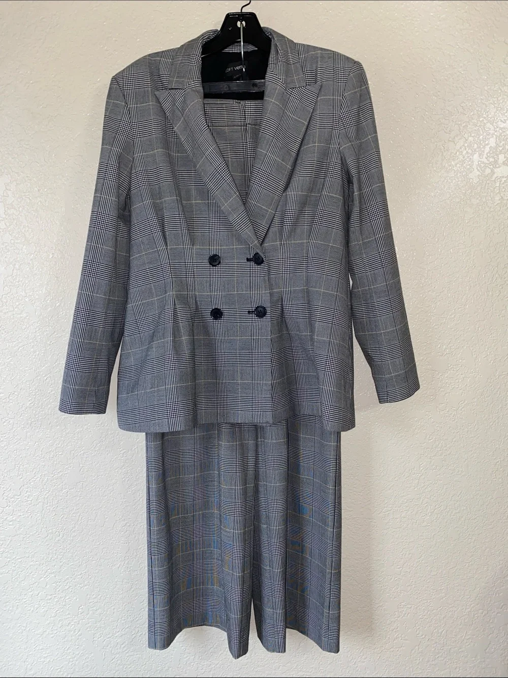 Ladie’s Plaid Suit